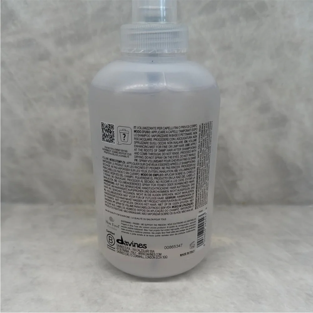 Davines VOLU hair mist 8.45 fl oz - Picture 2 of 2
